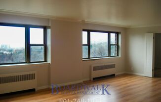 Beautiful Top Floor University Condo with Amazing Views!