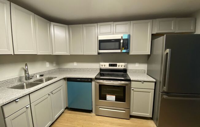 2 beds, 1 bath, 687 sqft, $2,095, Unit C304