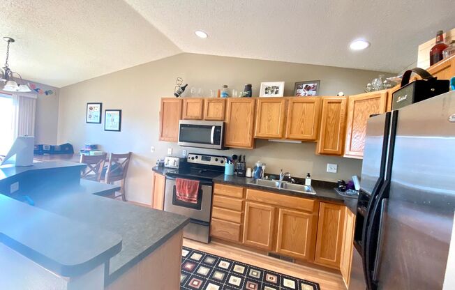 3 beds, 2 baths, $1,795