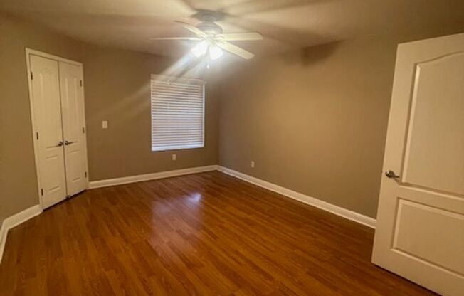 1 bed, 1 bath, $1,100, Unit UNIT 1207