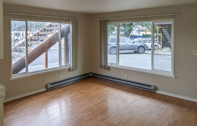 2855-2865 Front St NE