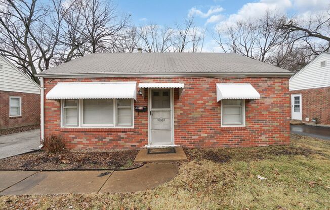 1045 N New Florissant Rd, Florissant, MO 63031 – Move-In Ready & Pet-Friendly!