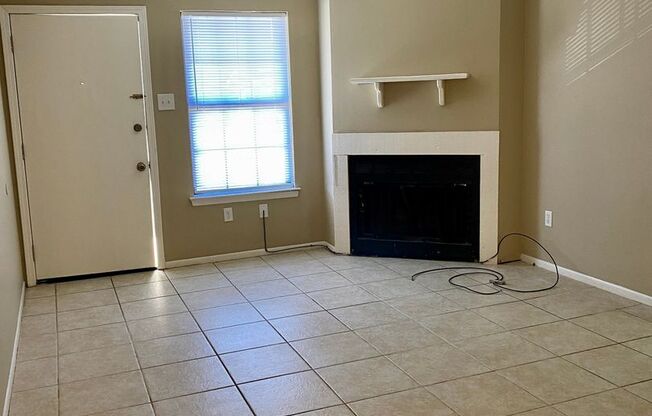 2 beds, 2 baths, 1,100 sqft, $950