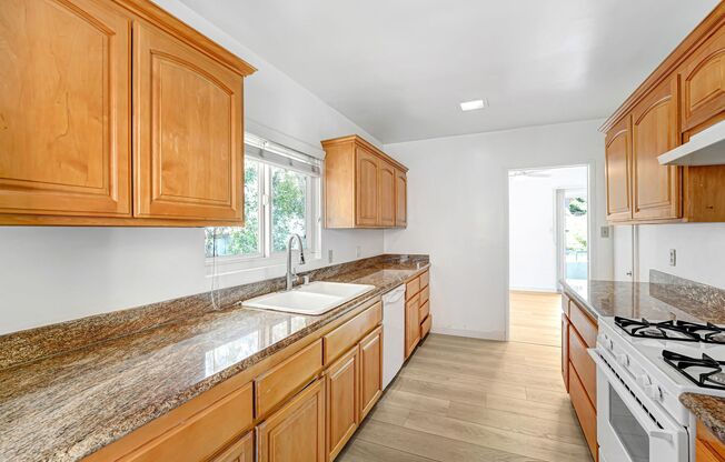 1975 S. Beverly Glen, near Rancho Park!