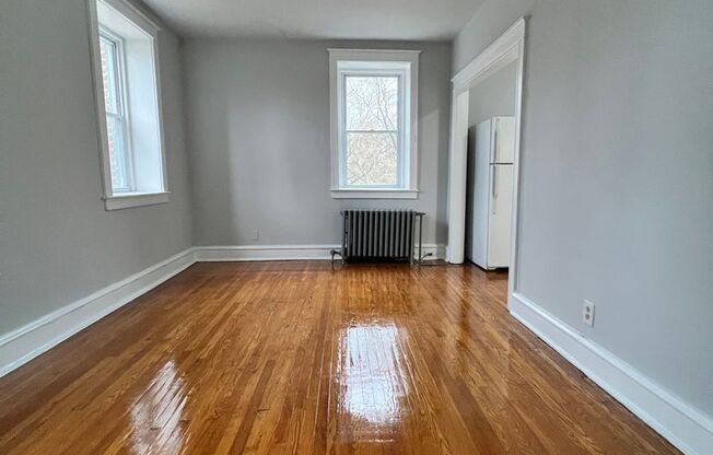 Studio, 1 bath, $1,095, Unit 4