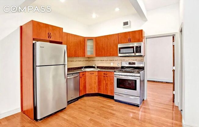 323 7 ST