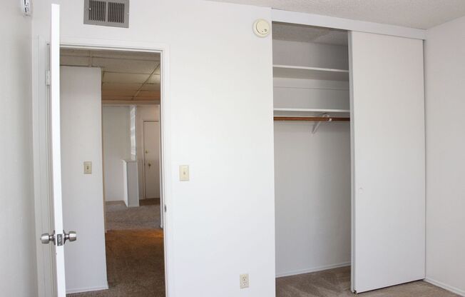 2 beds, 2 baths, $2,350, Unit UNIT 25