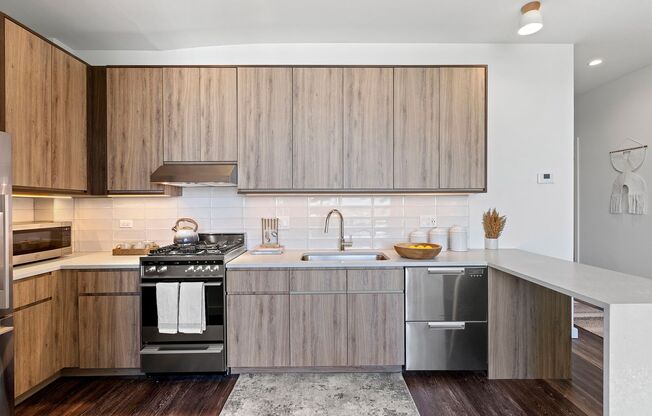 2 beds, 1 bath, 760 sqft, $3,325, Unit 606