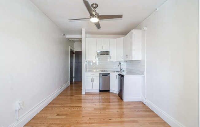 Studio, 1 bath, 225 sqft, $2,275, Unit 728