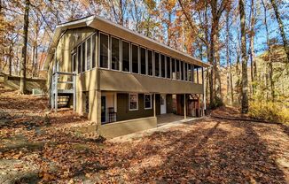 Lake Retreat for Lease | 3 Bedrooms 2 bathrooms | Tri-Slip Dock Access |SMALL PETS ALLOWED