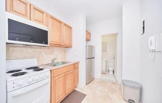 331 W 43 ST