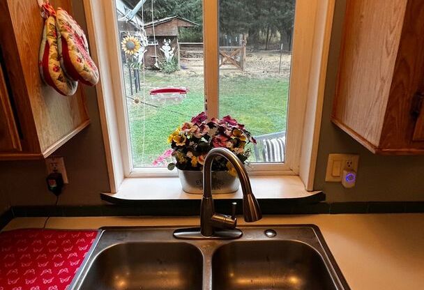 Available Now! North Deer Park - 3 bedroom, 2 bathroom Single Family Home on 10 Acres!