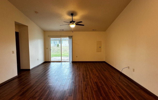 3 beds, 2 baths, 1,300 sqft, $1,350, Unit DA214X