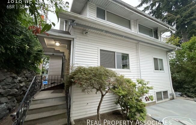 1818 NE 55 ST