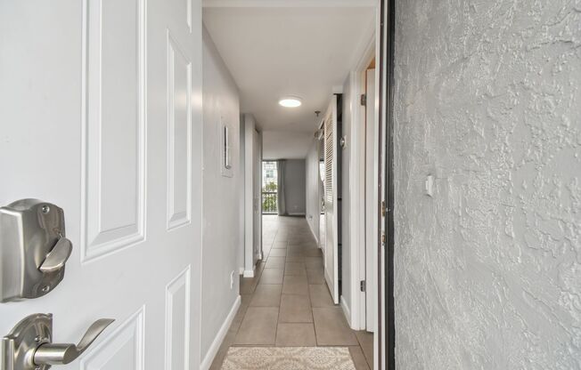 Charming 1 Bed, 2 Bath Condo in the Vibrant Tampa Arts District
