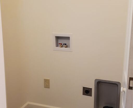 2 beds, 1.5 baths, 1,100 sqft, $1,165, Unit 190207