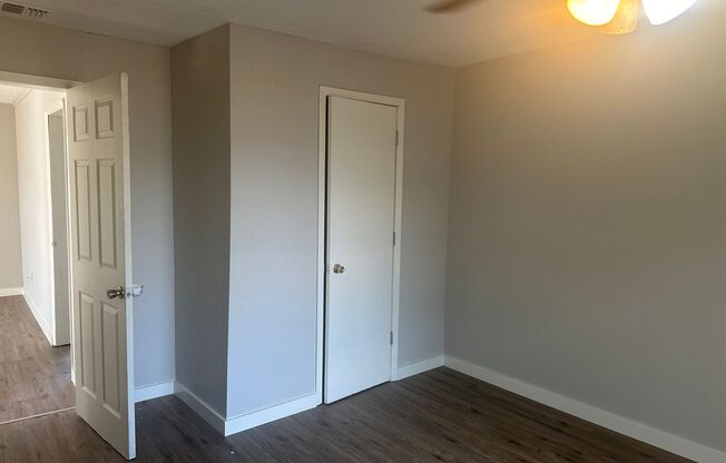 2 beds, 1 bath, $1,195