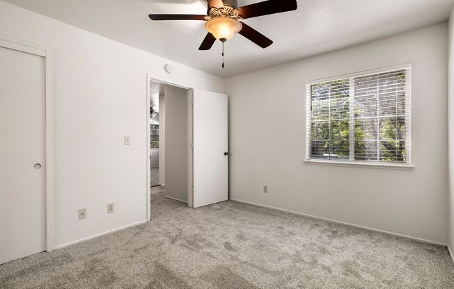 2 beds, 2 baths, 867 sqft, $1,695, Unit 142