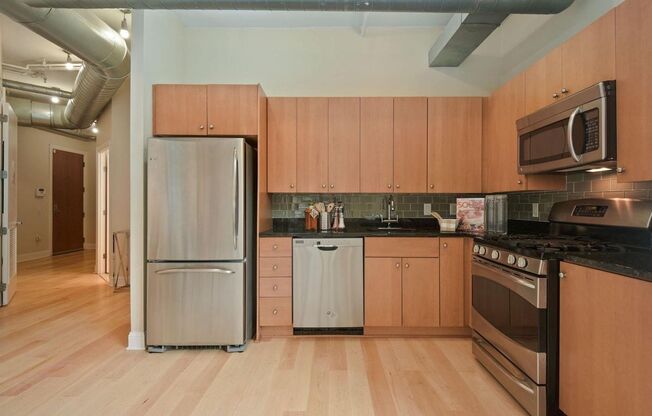 2 beds, 2 baths, $3,300, Unit # 105