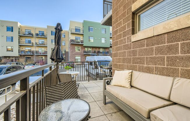 1 bed, 1 bath, $3,300