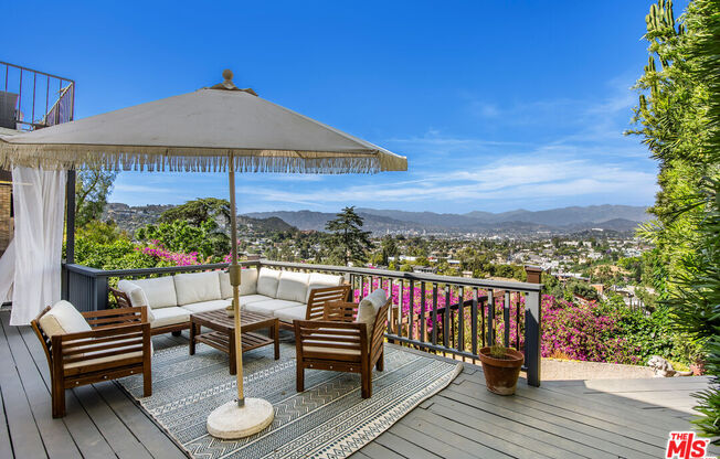 2330 RONDA VIS DR