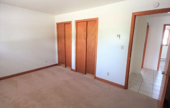 2 beds, 1 bath, 903 sqft, $1,240, Unit M-8