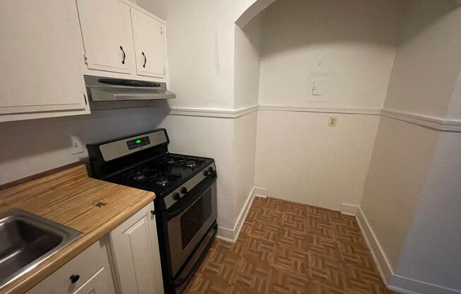 Studio, 1 bath, $1,642, Unit Apt 5