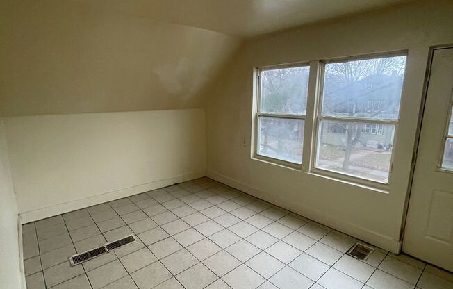 2467 N 49th St. (Duplex)