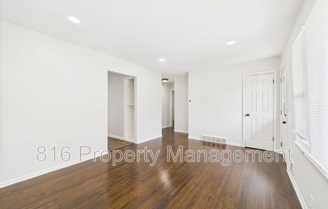 11214 LEXINGTON AVE