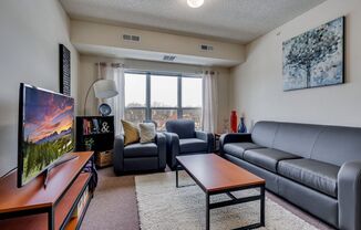 4 beds, 4 baths, 374 sqft, $565
