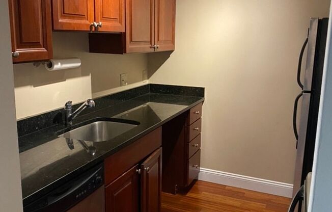 2 beds, 1 bath, $1,850, Unit # 301