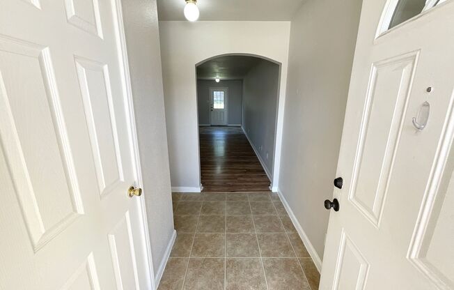 Lovely 2-story | 3-bedroom | 2.5-bath townhome on cul-de-sac in great Converse location!