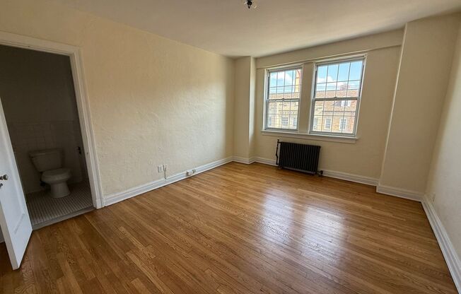 2 beds, 2 baths, 1,303 sqft, $2,200, Unit New King Edward  401