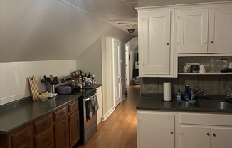 2 beds, 1 bath, 850 sqft, $1,875, Unit 3