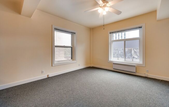 Studio, 1 bath, 285 sqft, $955, Unit 307