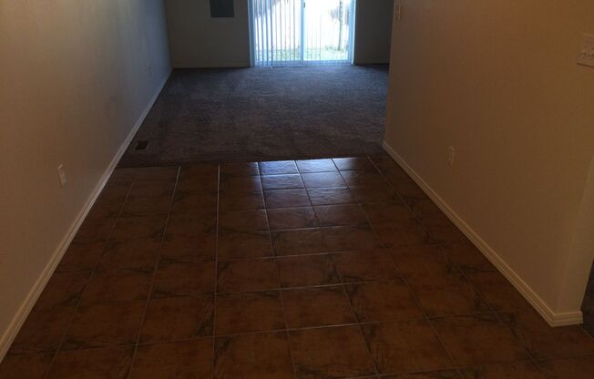 1713 W Fern Dr