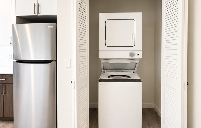 2 beds, 1 bath, 692 sqft, $1,725, Unit 205