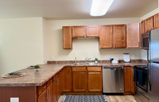 1 bed, 1 bath, 771 sqft, $975