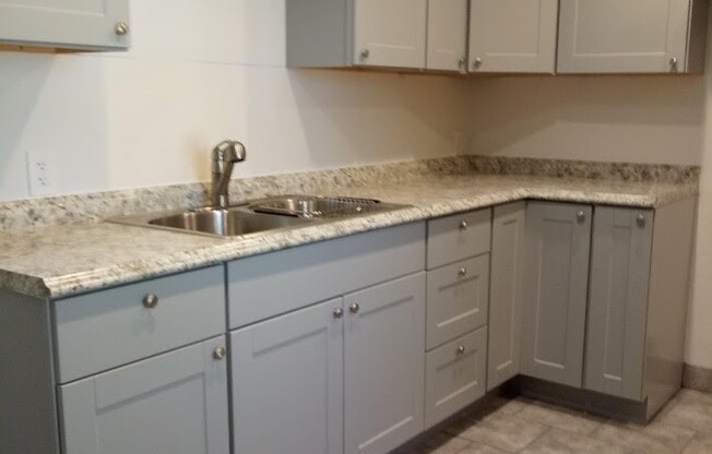 Charming 2 Bed/ 1 Bath Remodeled