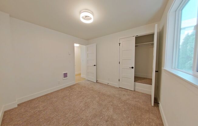 2 beds, 1 bath, $1,750, Unit 4