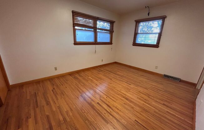 4 Bed 2 Bath Home In Andover!