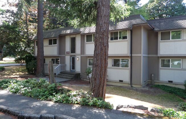 2 beds, 1 bath, $1,695, Unit # #P 5