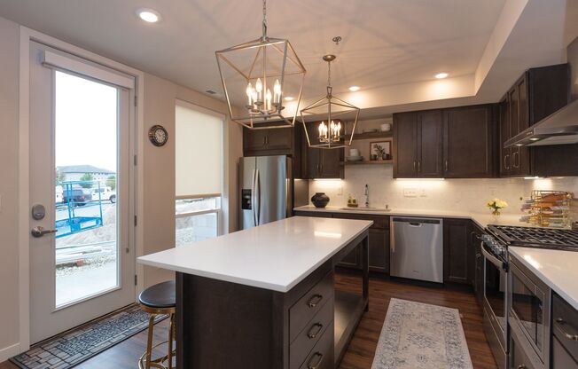 1 bed, 1 bath, 1,232 sqft, $2,695, Unit 113