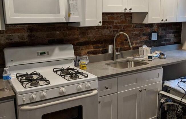 One Bedroom with office Trinity on Fabric Row
