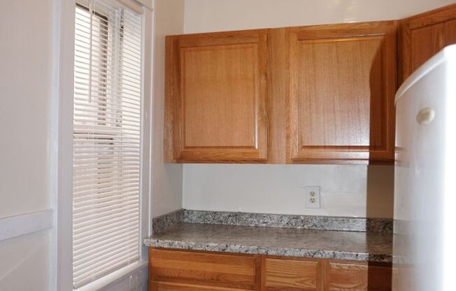 Studio, 1 bath, 355 sqft, $750, Unit 205