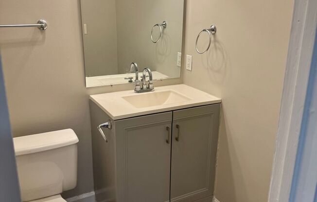 1 bed, 1 bath, 670 sqft, $1,195, Unit 415-2B