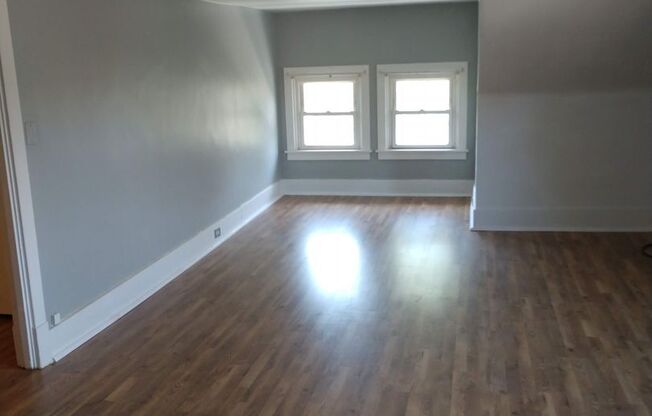 2 beds, 1 bath, $895, Unit #3