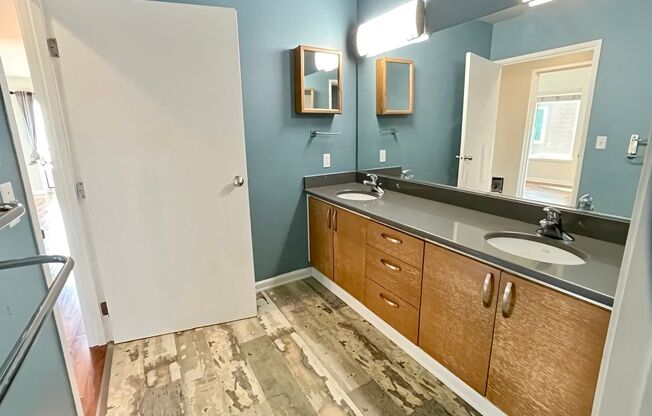 2 beds, 1 bath, $3,250