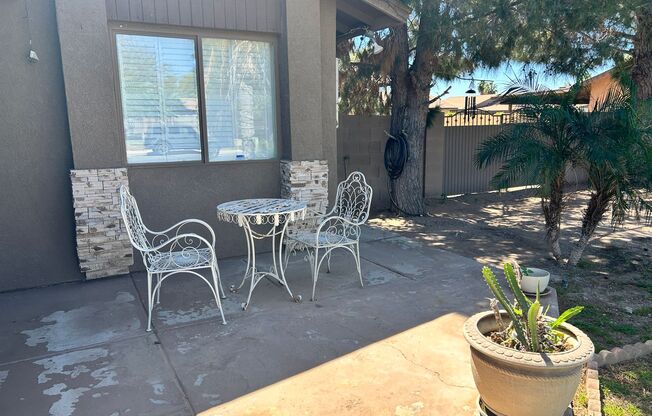 Charming 3-Bedroom Home with Wood Flooring and Large Yard in Yuma