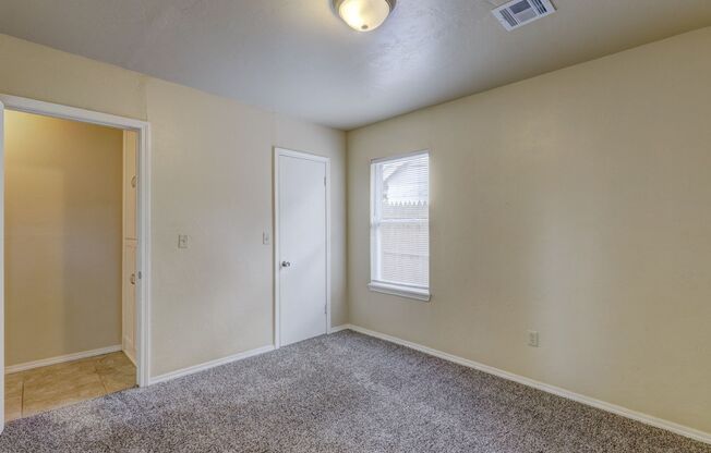 3 beds, 1 bath, $1,195